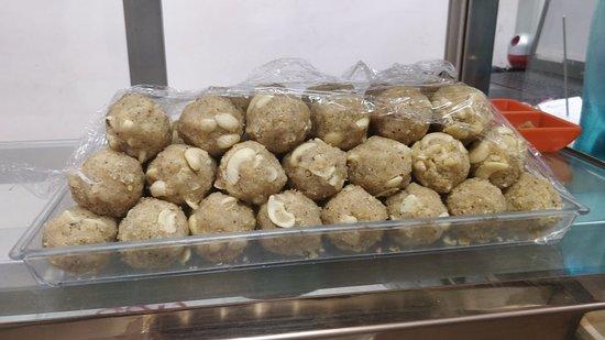 Thaggu Ke Laddu